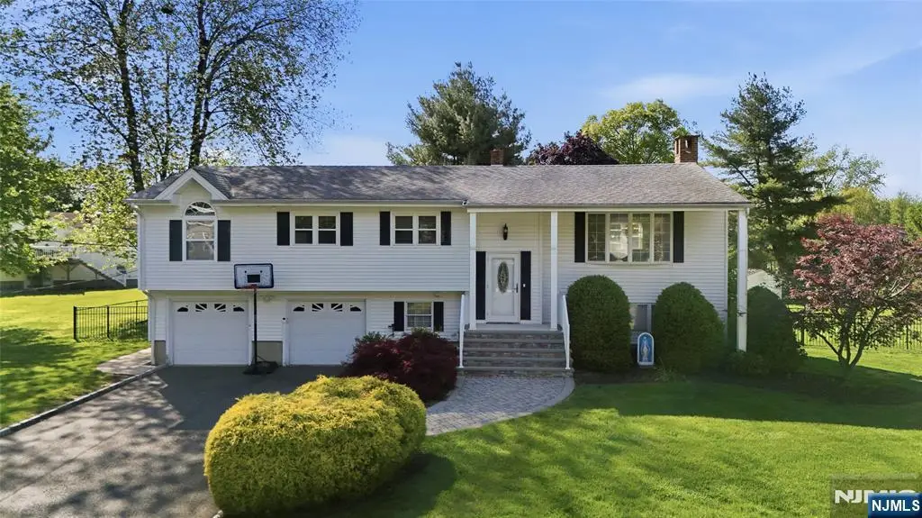 31 Fox Hill Road, Fairfield, NJ 07004 - #1