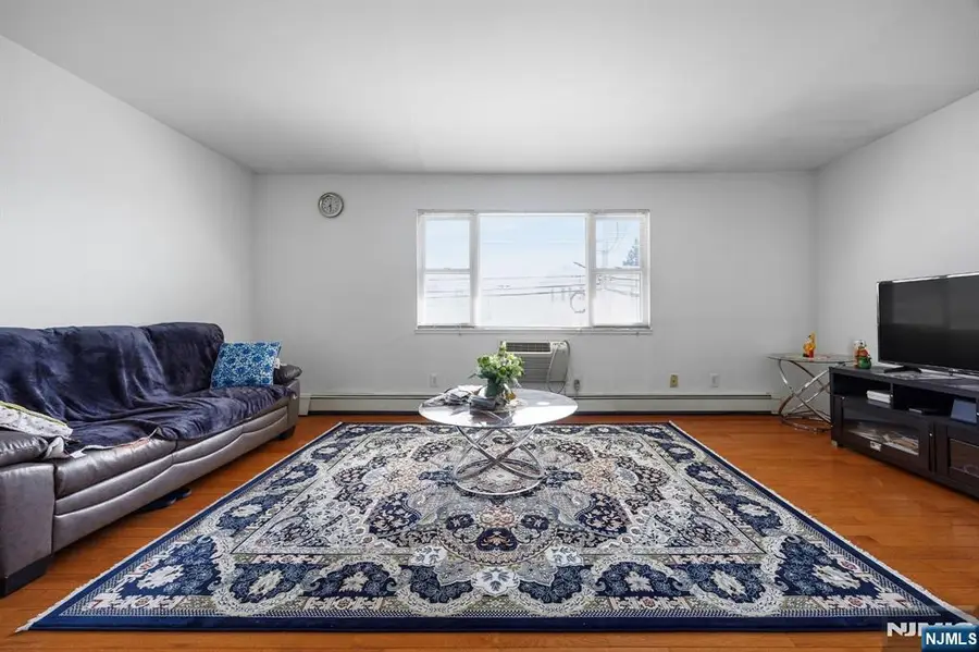 747 Riverside C1, Lyndhurst, NJ 07071 - #3