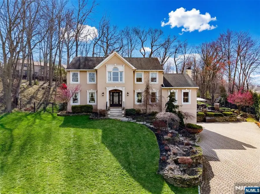 4 Michele Court, Wayne, NJ 07470 - #3