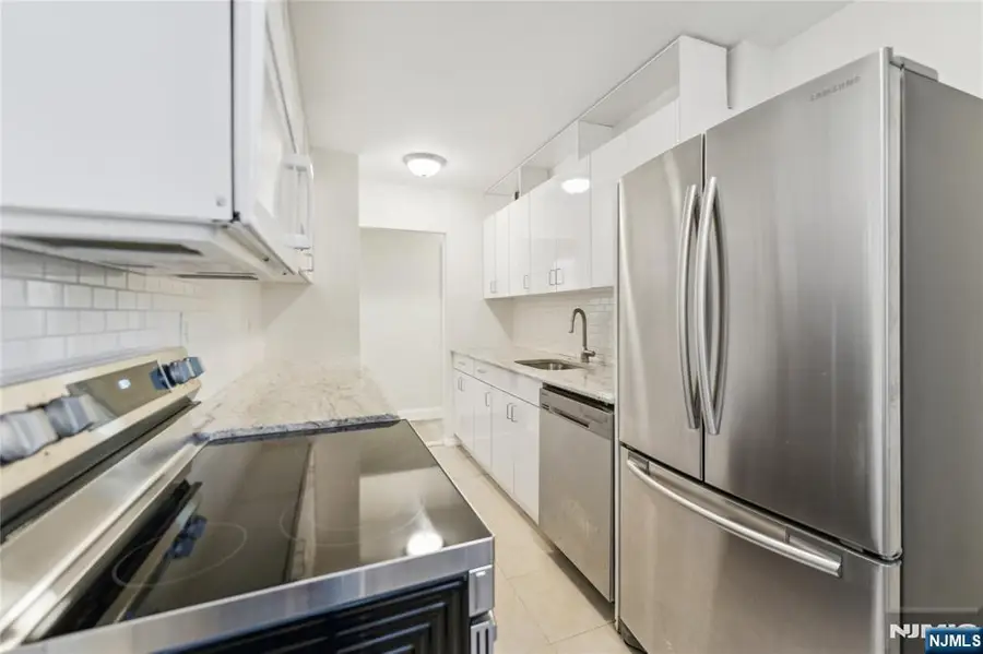 200 Winston 121, Cliffside Park, NJ 07010 - #2