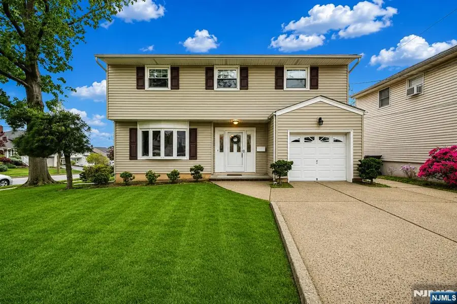 32 Crestwood Avenue, Nutley, NJ 07110 - #3