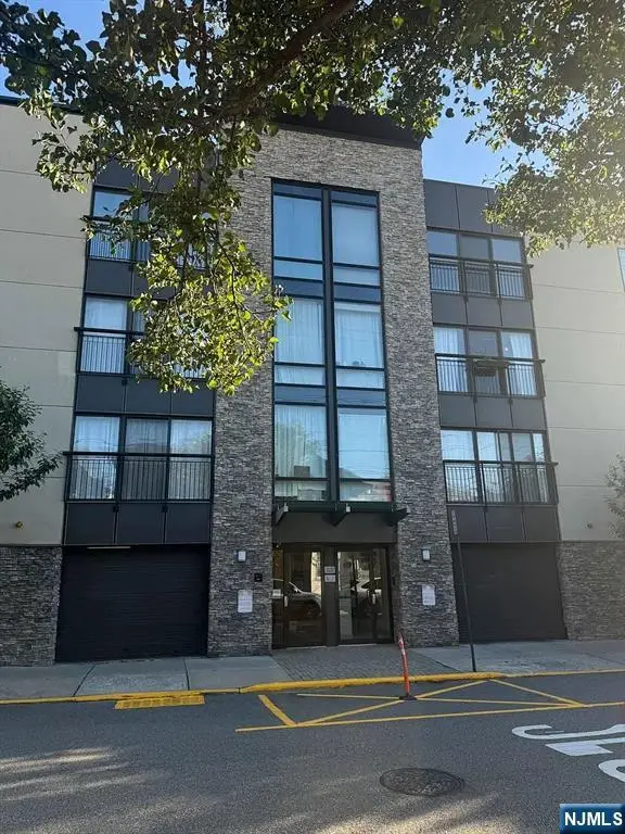 125 70th Street 4D, Guttenberg, NJ 07093 - #1