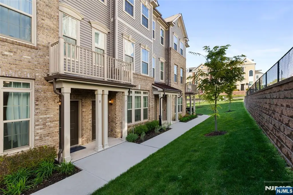 9 Arnold Drive, Wood Ridge, NJ 07075 - #1