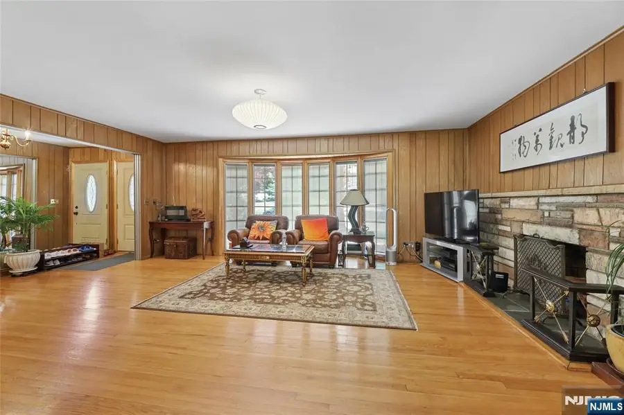 12 Beverly Road, Englewood Cliffs, NJ 07632 - #3