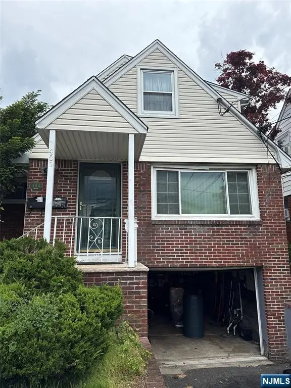 401 Chestnut Avenue, South Hackensack, NJ 07606