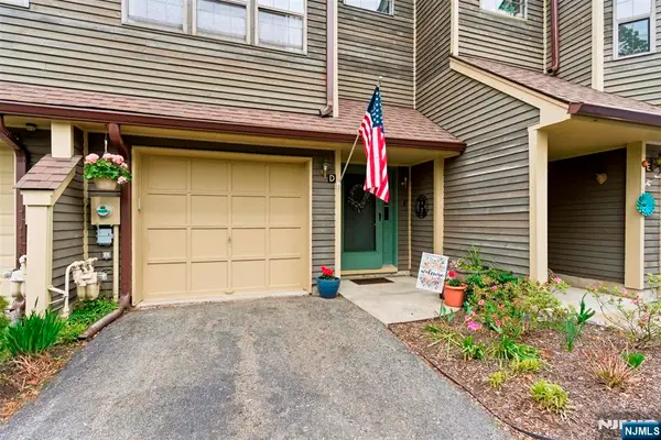 40 Lexington Lane D, West Milford, NJ 07480