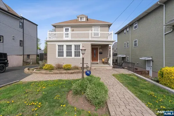 1119 Stonewall Lane, Secaucus, NJ 07094