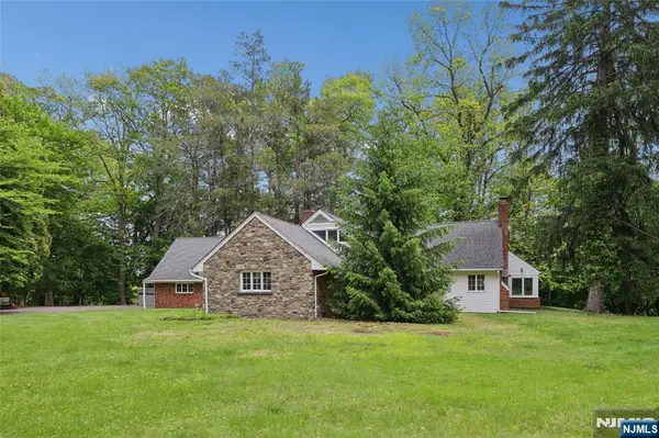 25 Carnot Avenue, Woodcliff Lake, NJ 07677