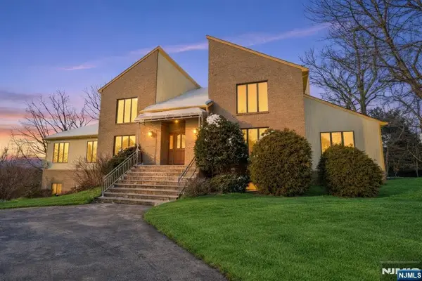 32 Sylvan Drive, Montville Township, NJ 07058