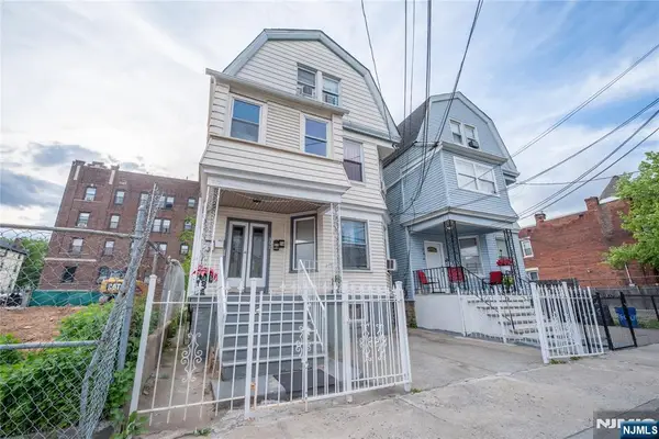 352 7th Street, Newark, NJ 07107