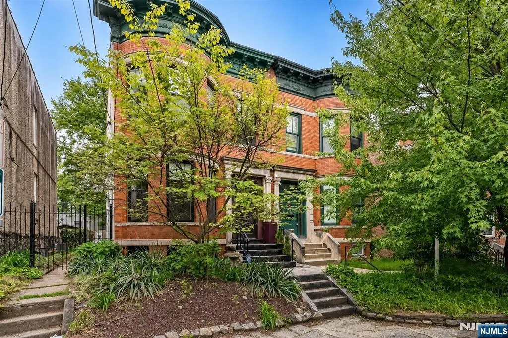 257 Woodlawn Avenue, Jersey City, NJ 07305 - #1