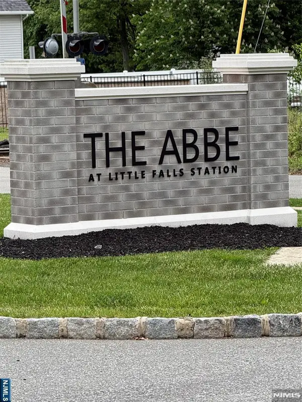 102 Abbe Road, Little Falls, NJ 07424