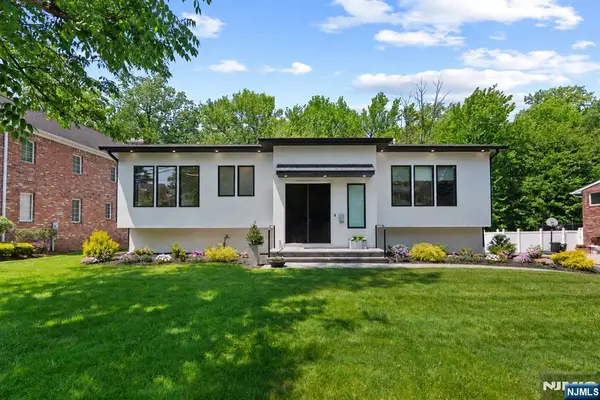 284 Castle Drive, Englewood Cliffs, NJ 07632
