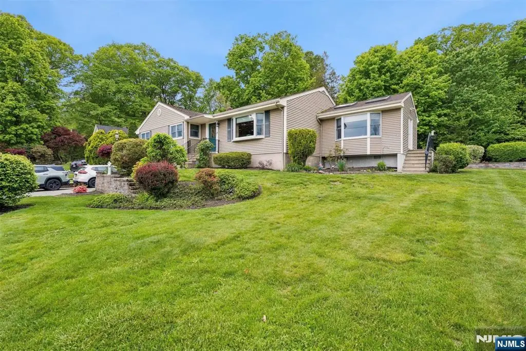 6 Waters Edge, Kinnelon, NJ 07405 - #1