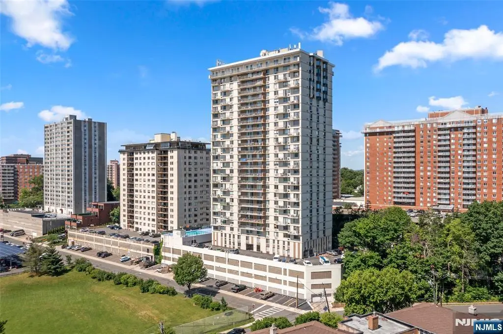 160 Overlook Avenue 2C, Hackensack, NJ 07601 - #1