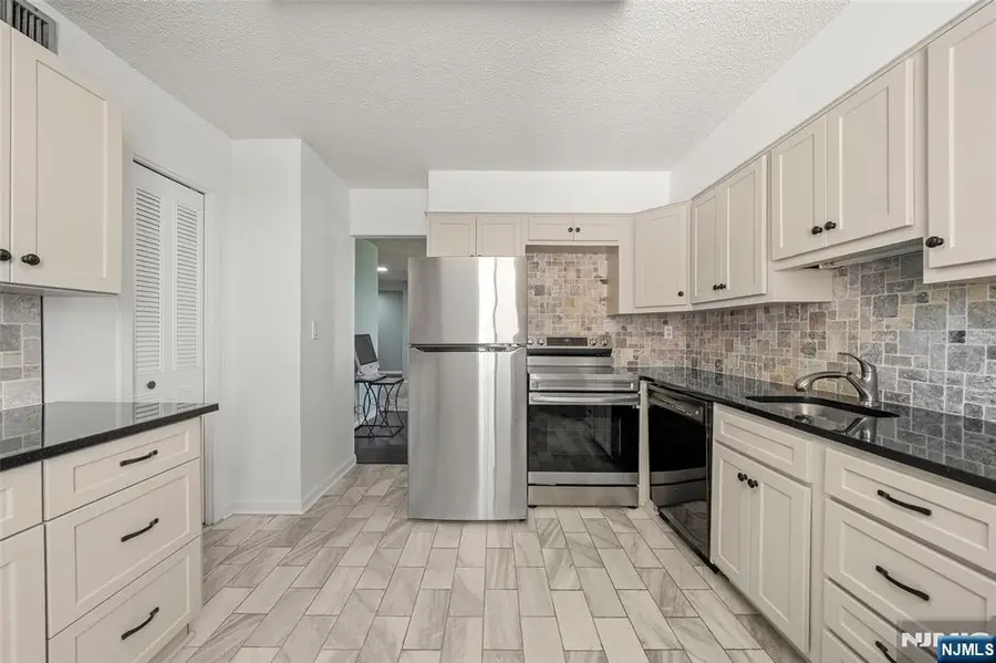 160 Overlook Avenue 2C, Hackensack, NJ 07601 - #3