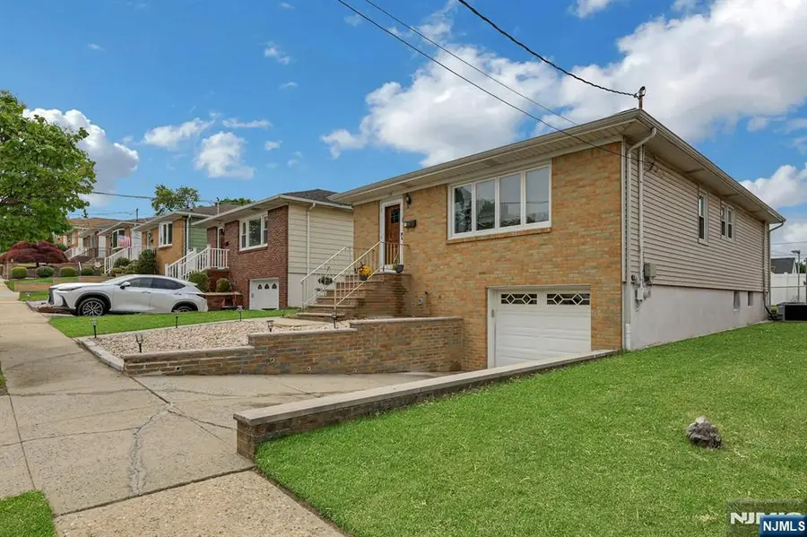 115 Lincoln Avenue, North Arlington, NJ 07031 - #2