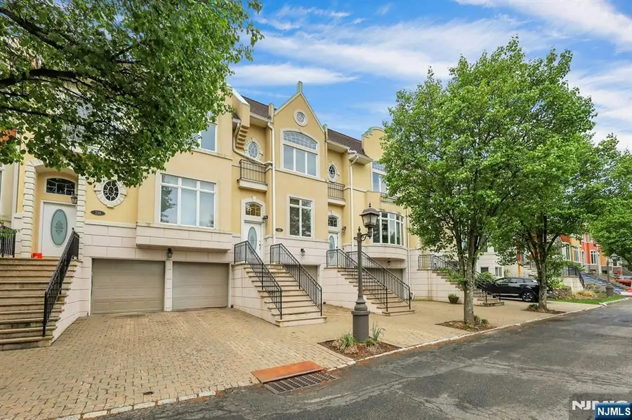 110 Winding Creek, Old Tappan, NJ 07675 - #2