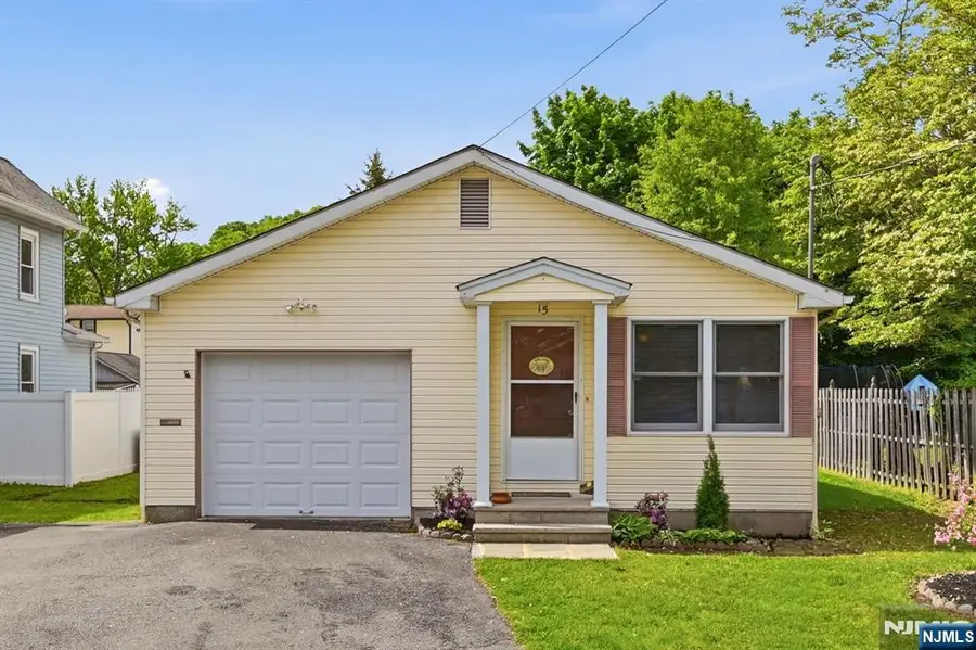 15 Orchard Street, Bloomingdale, NJ 07403 - #2