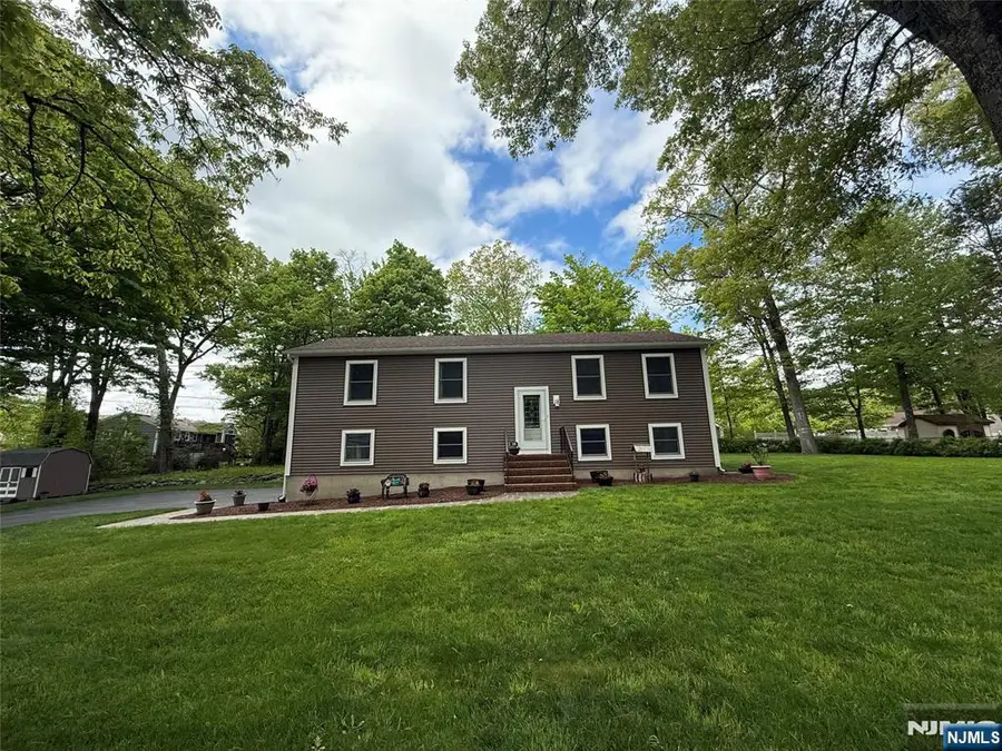 10 Monique Lane, West Milford, NJ 07480 - #2