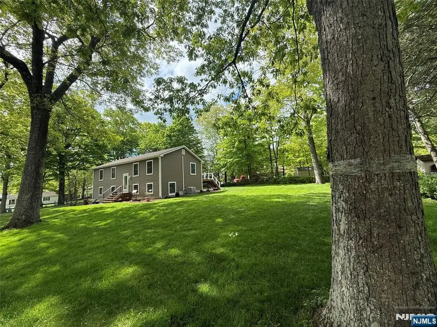10 Monique Lane, West Milford, NJ 07480 - #3