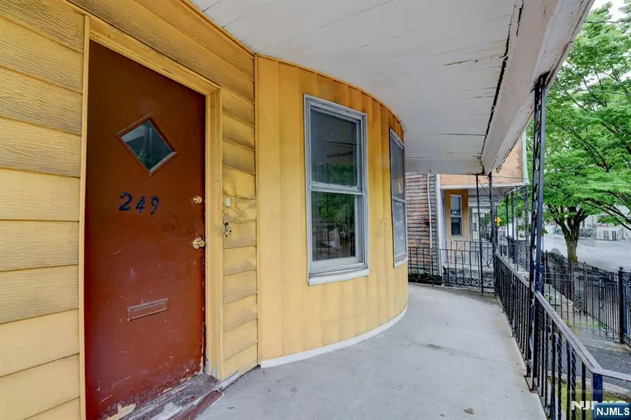 249 4th Street, Newark, NJ 07107 - #3