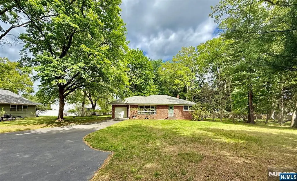 1 Winada Place, River Vale, NJ 07675 - #1