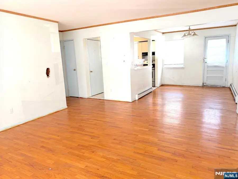 4 Lakeview C, Leonia, NJ 07605 - #3