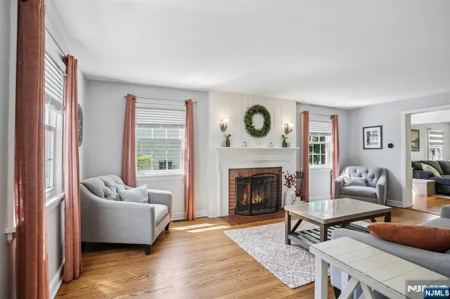 30 Sherbrooke Parkway, Livingston, NJ 07039 - #3