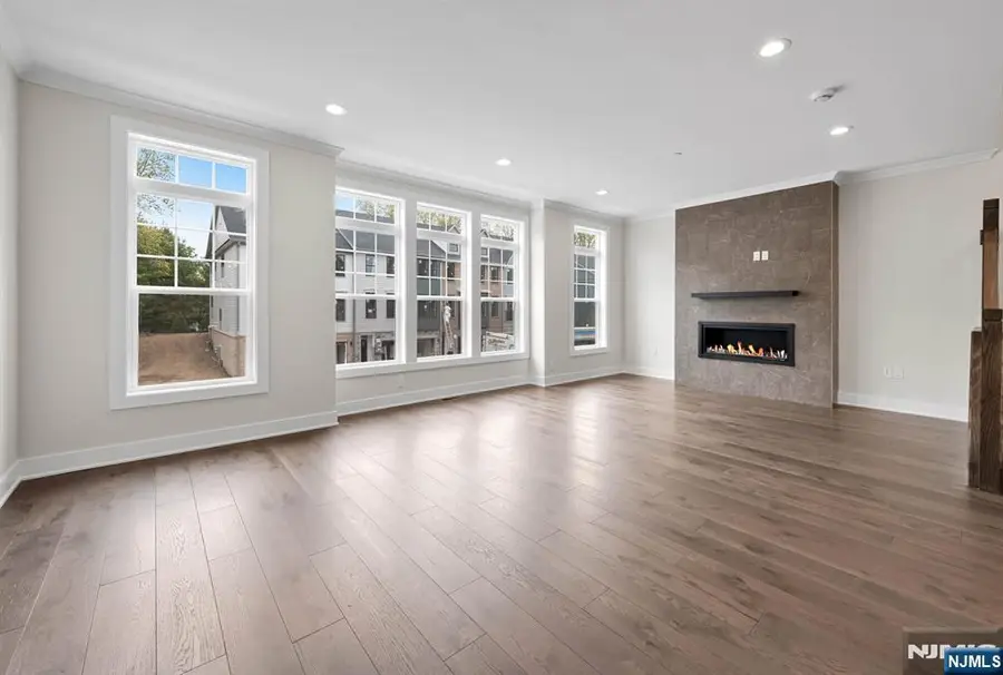 92 Cinnamon Drive, Upper Saddle River, NJ 07458 - #2