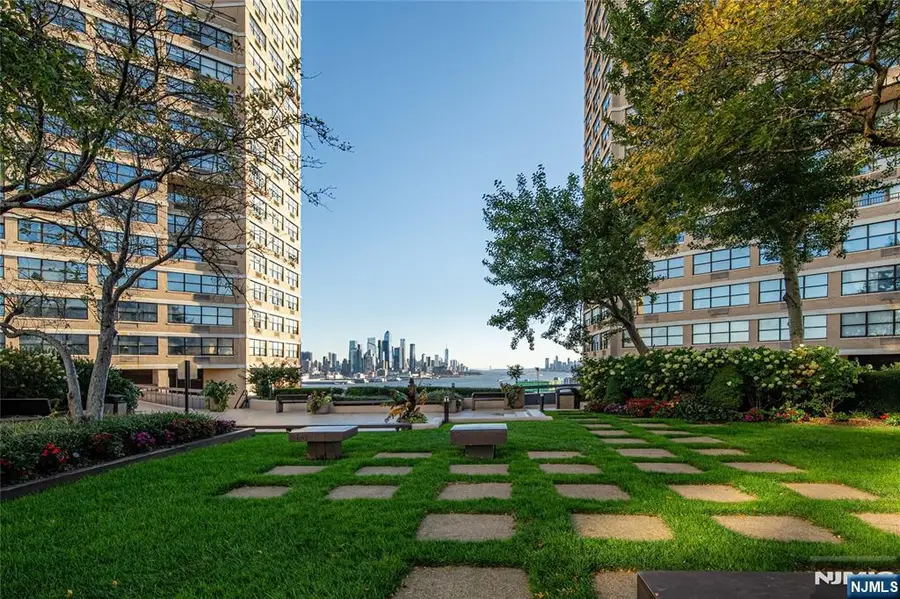7000 Kennedy Boulevard 25F, Guttenberg, NJ 07093 - #2