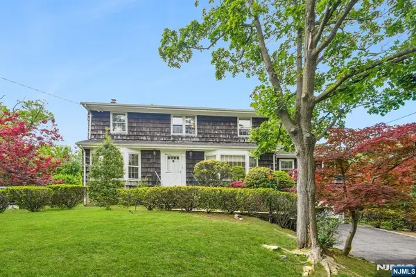188 Charlotte Place, Englewood Cliffs, NJ 07632