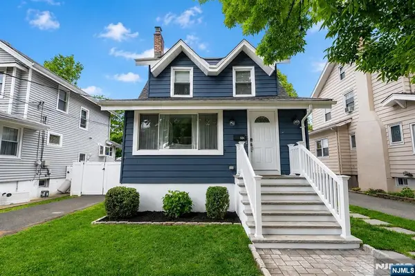 6 Pershing Court, Ridgefield Park, NJ 07660