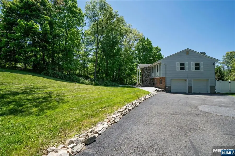 14 Lounsberry Hollow Road, Sussex, NJ 07461 - #2