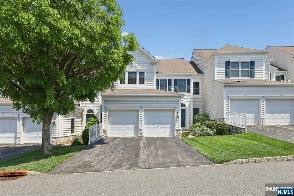 8 Yorktown Lane 704, Totowa, NJ 07512 - #1