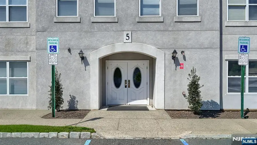 502 Brittany Drive 502, Wayne, NJ 07470 - #2