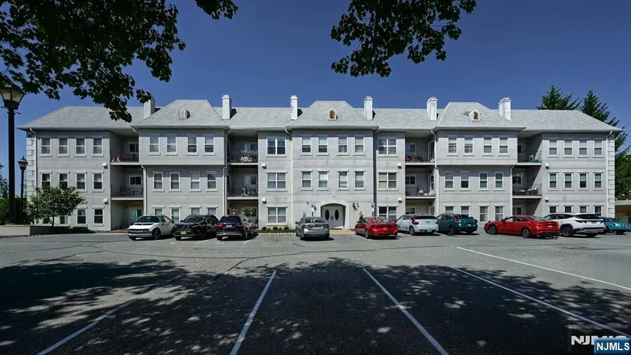 502 Brittany Drive 502, Wayne, NJ 07470 - #3