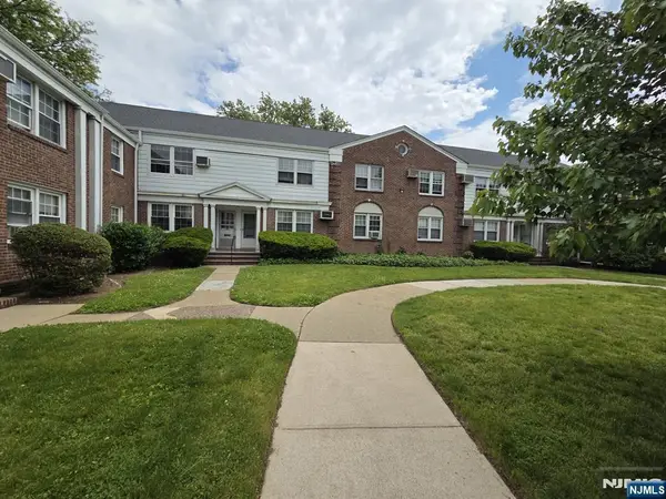18A Elmwood Court 18A, Elmwood Park, NJ 07407