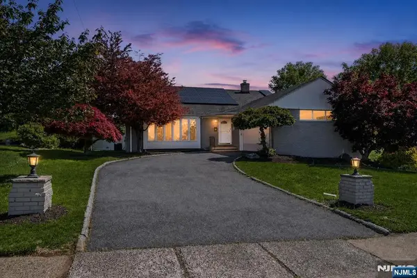 32 Brantwood Place, Clifton, NJ 07013