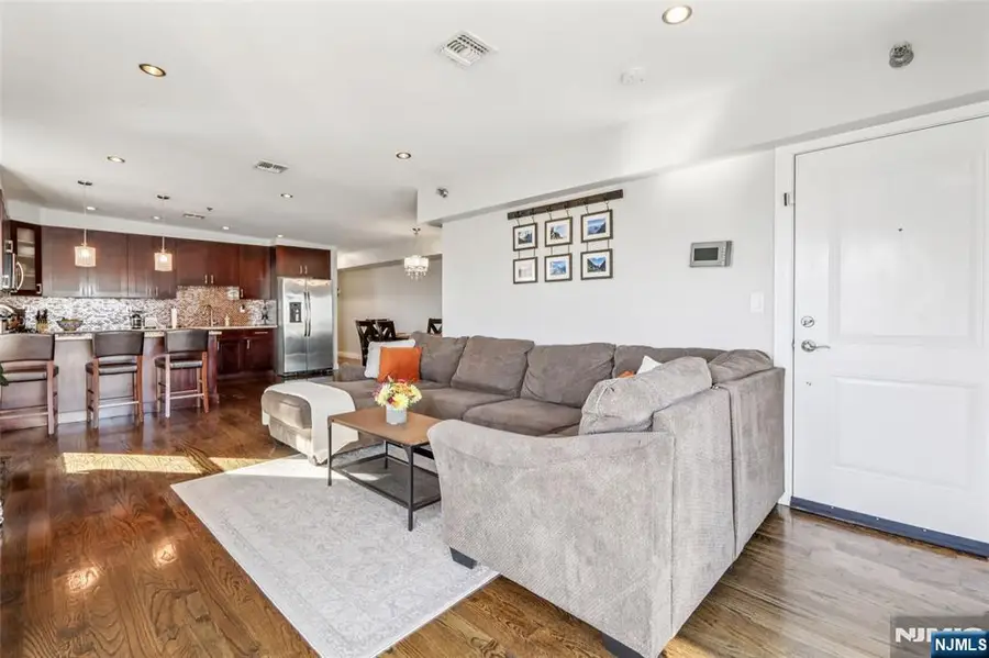 137 20th Street C, Union City, NJ 07087 - #3