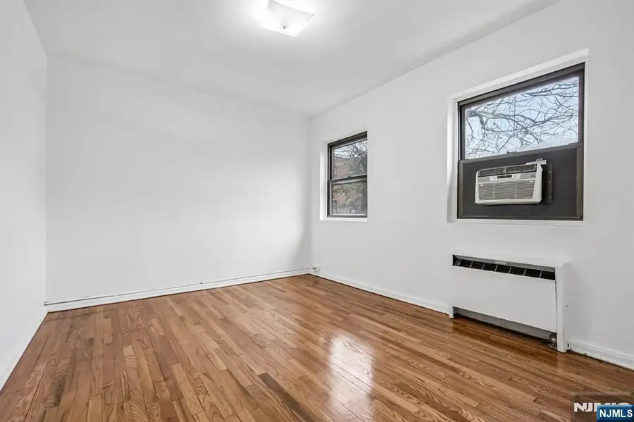 3060 Edwin Avenue 4C, Fort Lee, NJ 07024 - #2