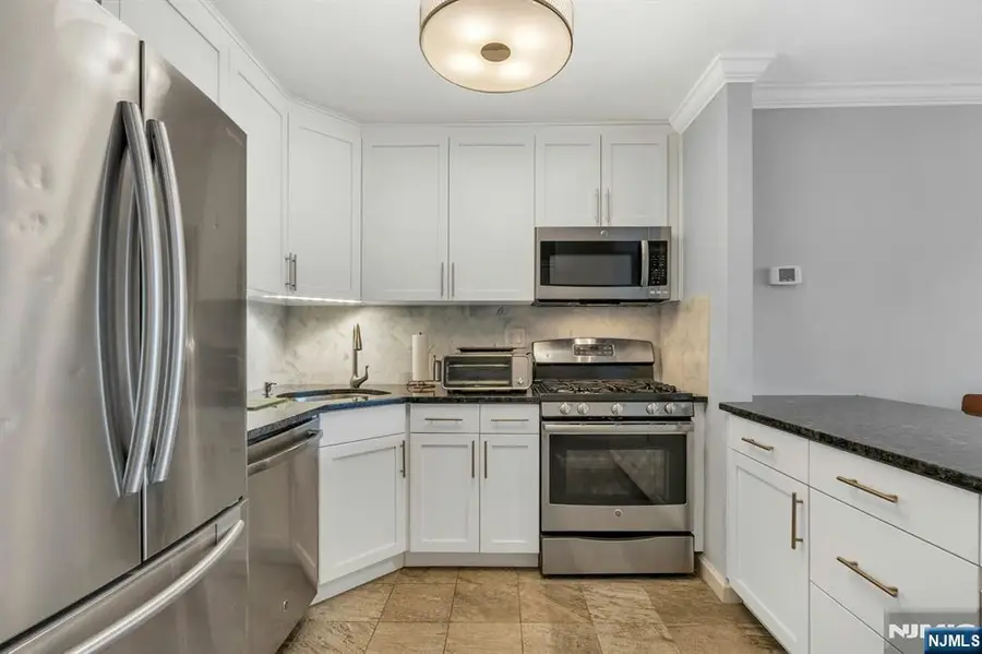 2000 Linwood Avenue 15P, Fort Lee, NJ 07024 - #3