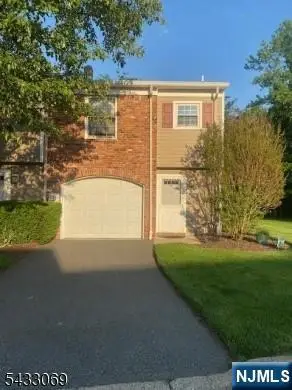 33 Dena Drive 33, Wanaque, NJ 07465