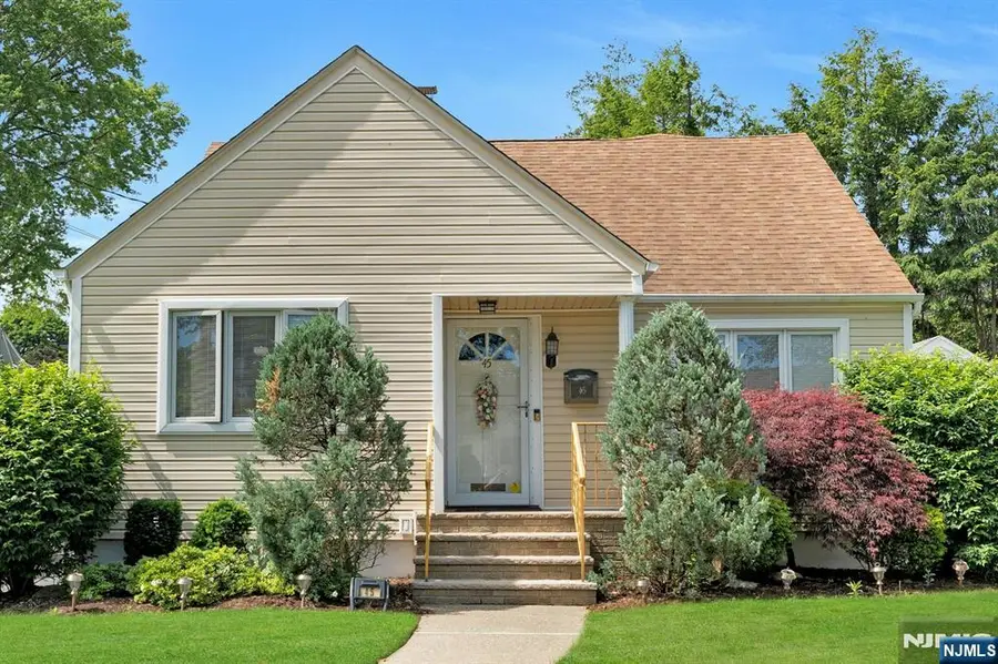 45 W Oldis Street, Rochelle Park, NJ 07662 - #2