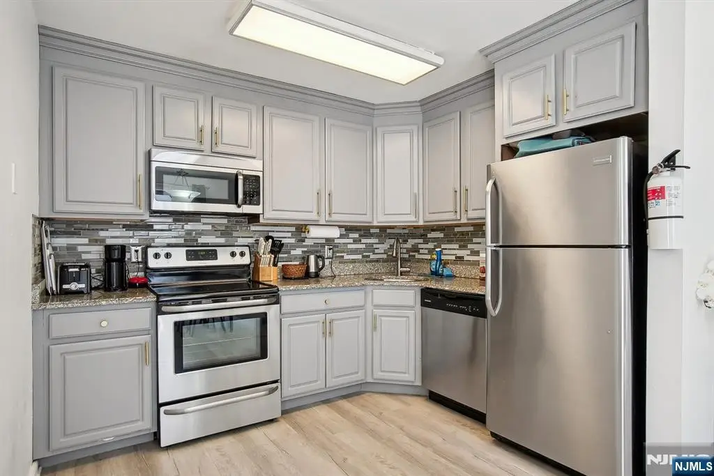 416 68th Street 11, Guttenberg, NJ 07093 - #1