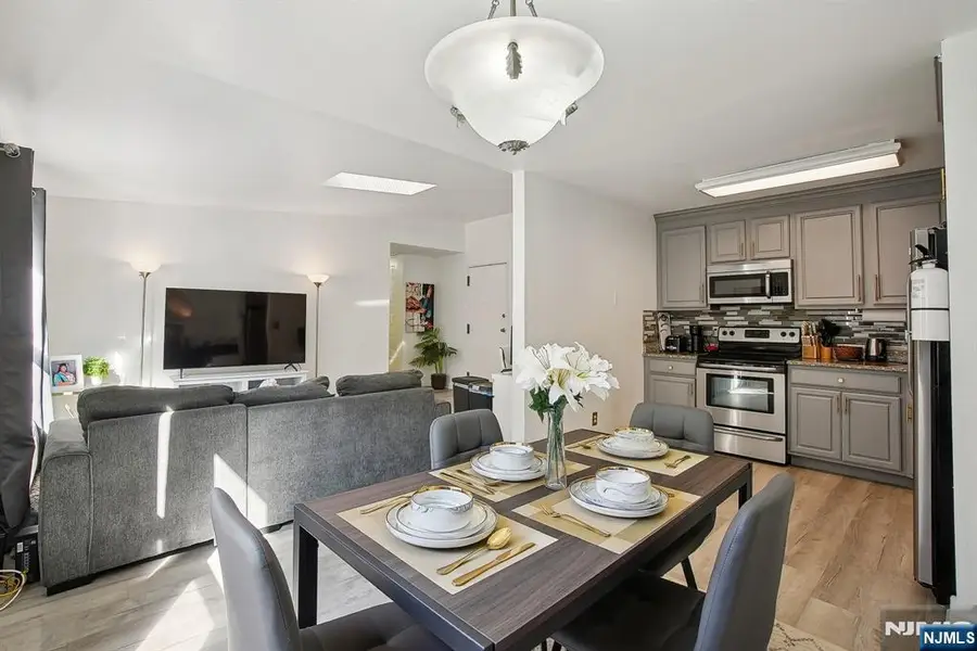 416 68th Street 11, Guttenberg, NJ 07093 - #3