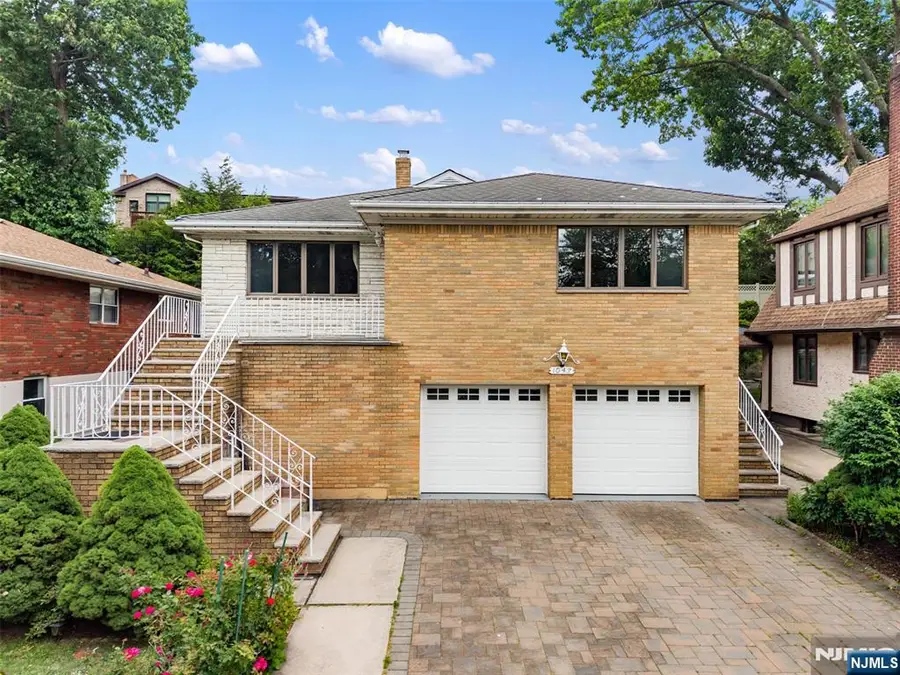 1042 Harvard Place, Fort Lee, NJ 07024 - #2