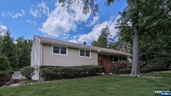 277 French Hill Road, Wayne, NJ 07470
