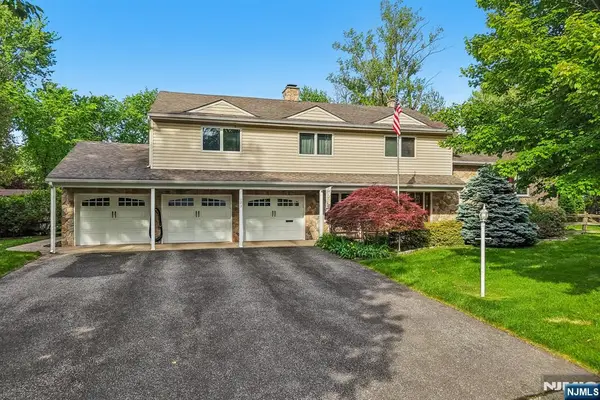 123 Midwood Road, Paramus, NJ 07652