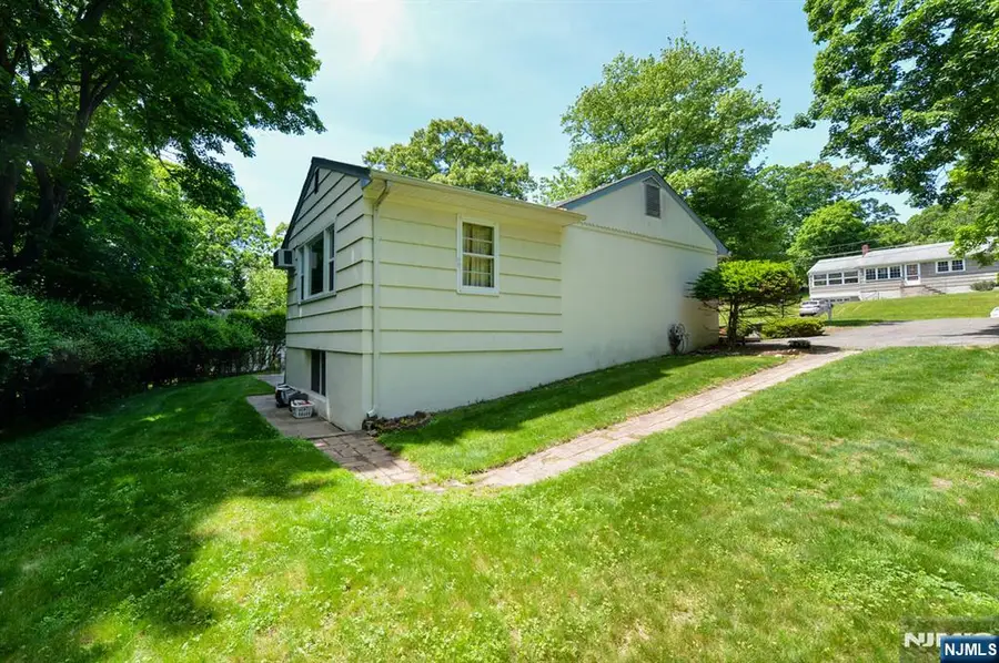 51 Charwalt Drive, Hawthorne, NJ 07506 - #3